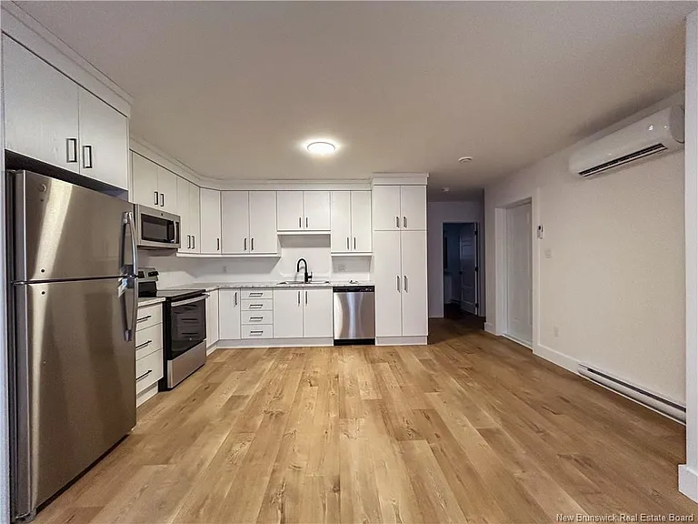 338 Chaleur St — Photo 6