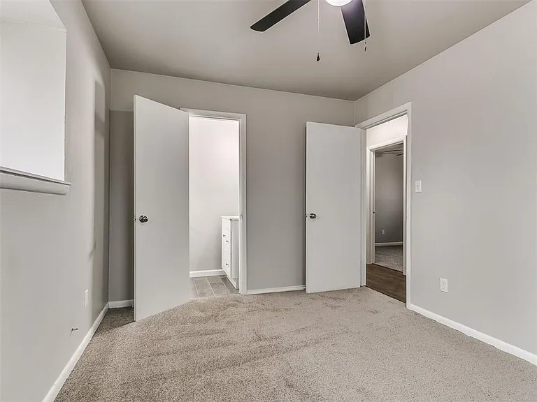 923 SW 3rd St — Photo 36