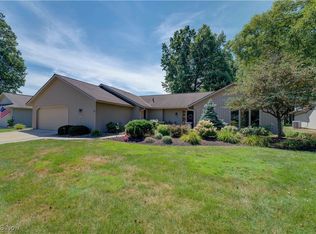 32833 Fallhaven Cir, North Ridgeville, OH 44039