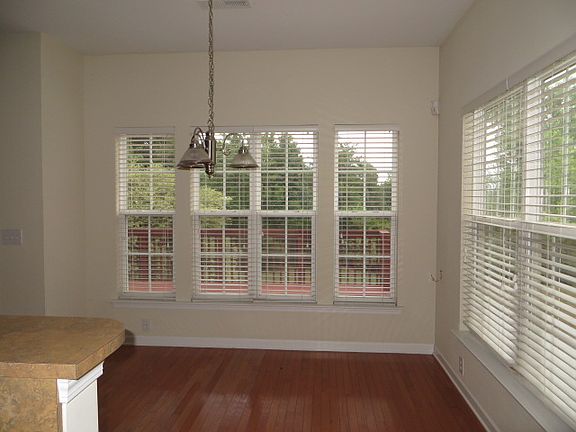 5th image of 814 Lynnwood Farms Dr