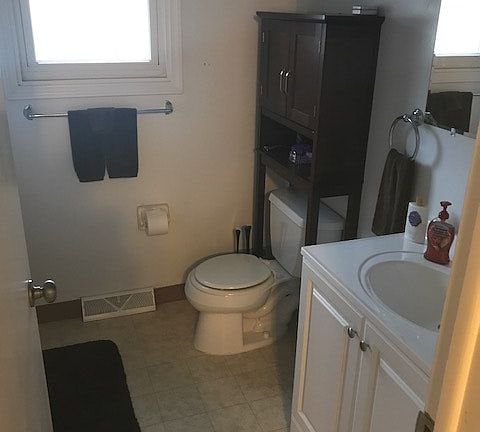3rd image of 144 S Seine Dr