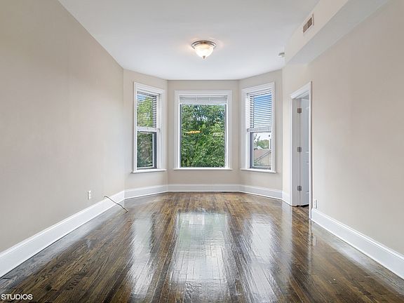 5th image of 1429 N Artesian Ave #3