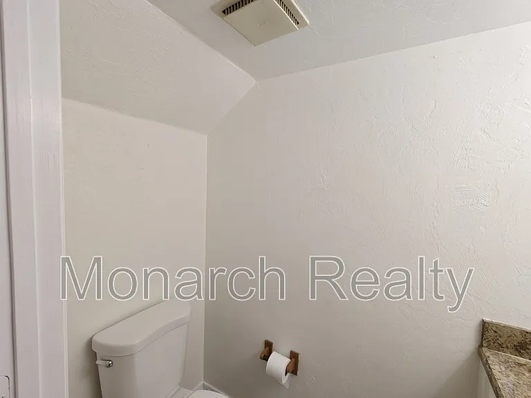 620 SW 10th Ln #4 — Photo 24