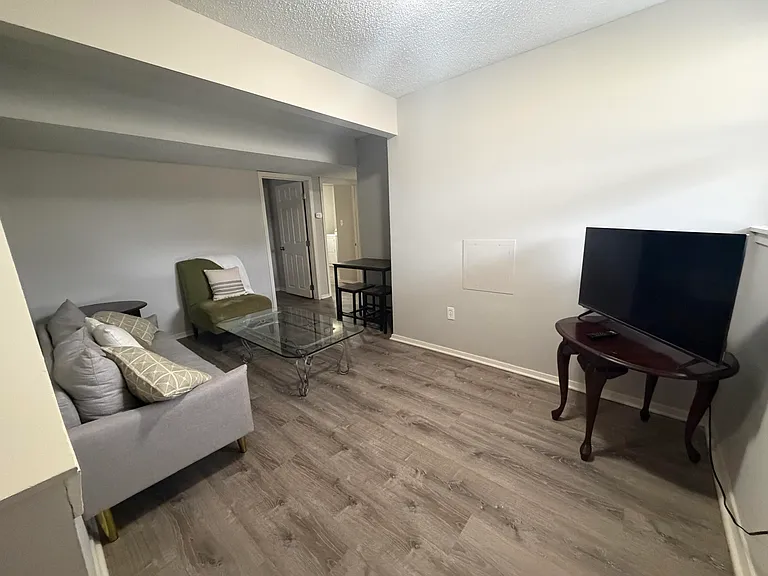 202 Wheaton Ct — Photo 18