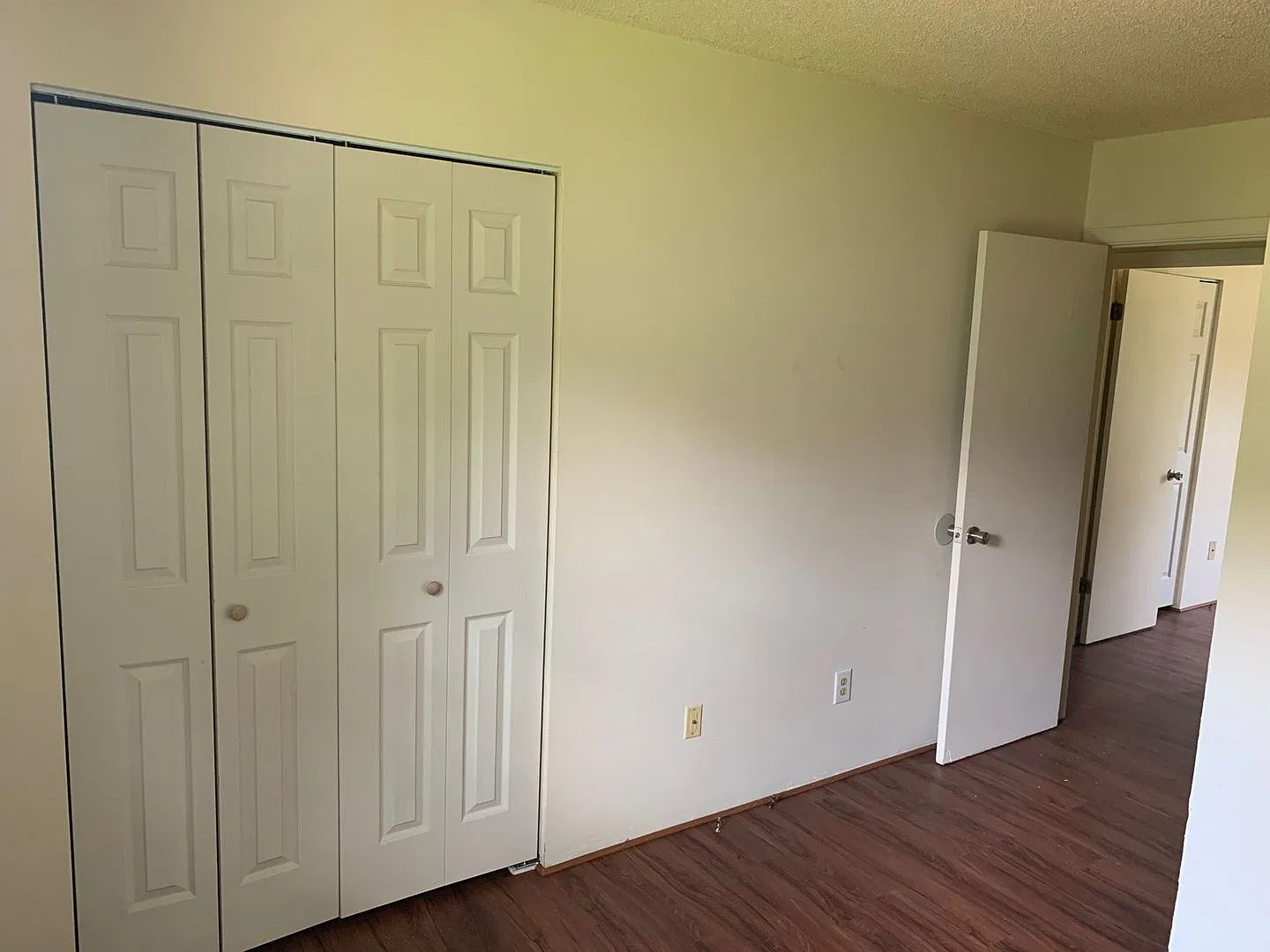 Quaint home located in City Limits — Photo 2