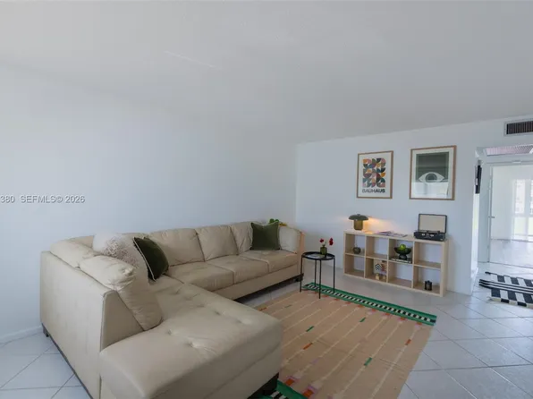 2052 Harwood E #2052, Deerfield Beach, FL 33442