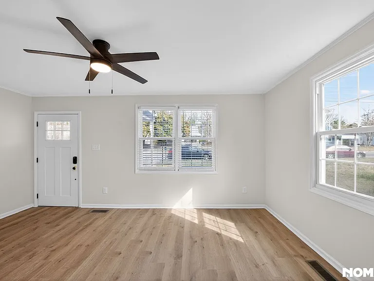 217 Pecan Rd — Photo 2