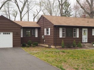 311 Harvester Rd, Fairfield, CT 06825