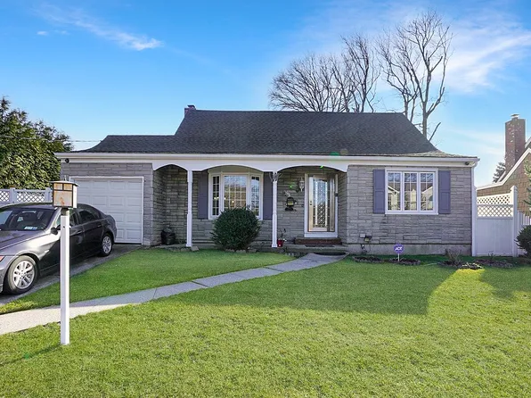 10 Roman Ave, Staten Island, NY 10314