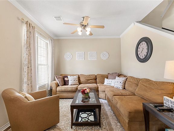 5th image of 155 Forest Dr