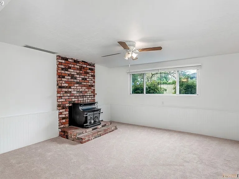 8205 SW Laurel St — Photo 16