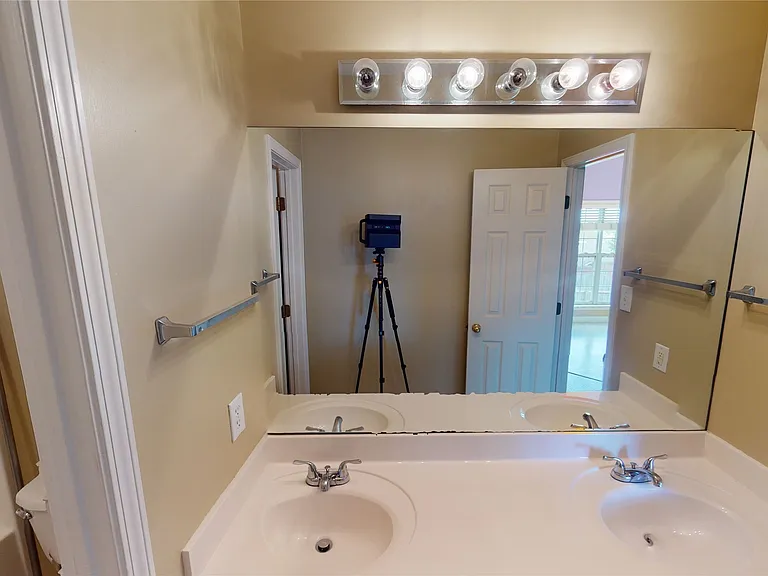 615 Castlebrook Dr — Photo 30