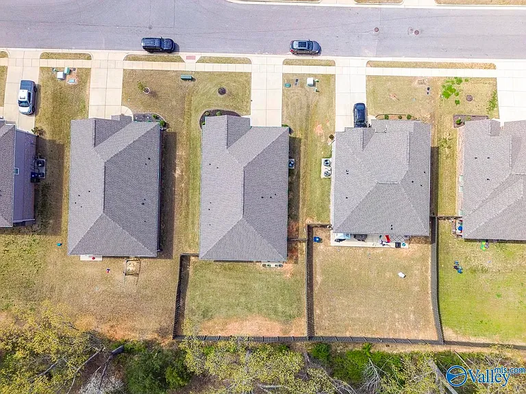 125 River Springs Ct — Photo 39