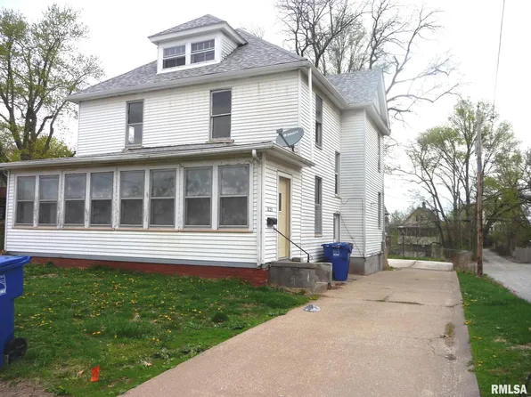 1225 12th Ave, Moline, IL 61265