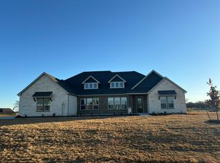 12113 Crystal Dr, Krum, TX 76249