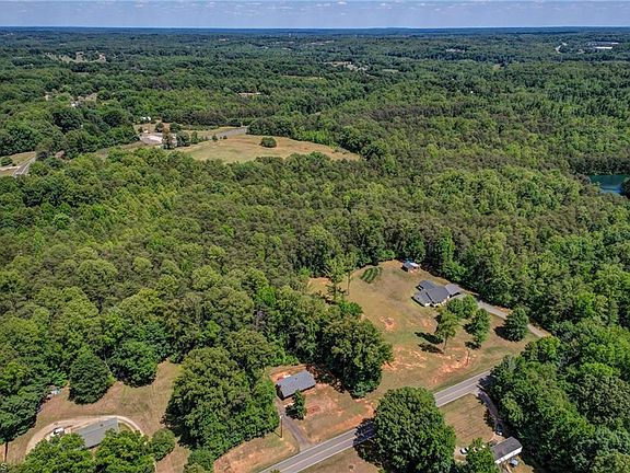 4th image of 153 Lake Lemar Rd