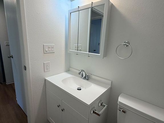 4th image of 11119 Woodinville Dr #218