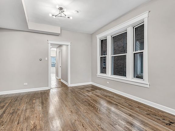 3rd image of 2709 N Sacramento Ave #1