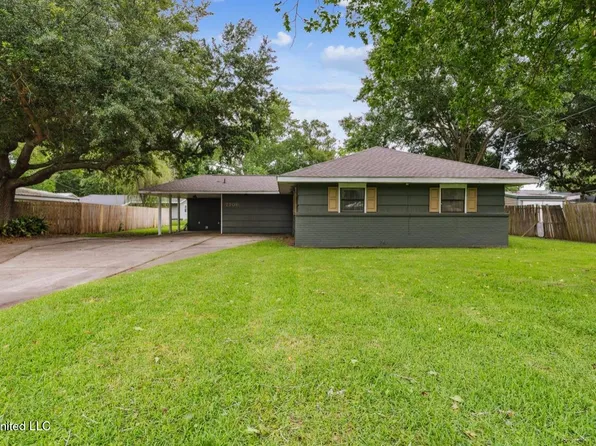 2206 Belair St, Pascagoula, MS 39567