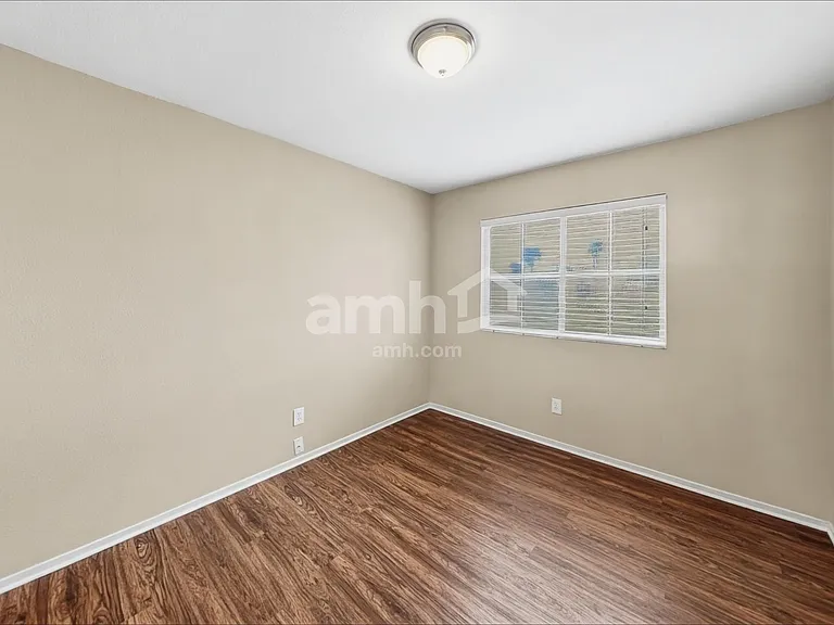 1717 Cedar Bluffs Way — Photo 15