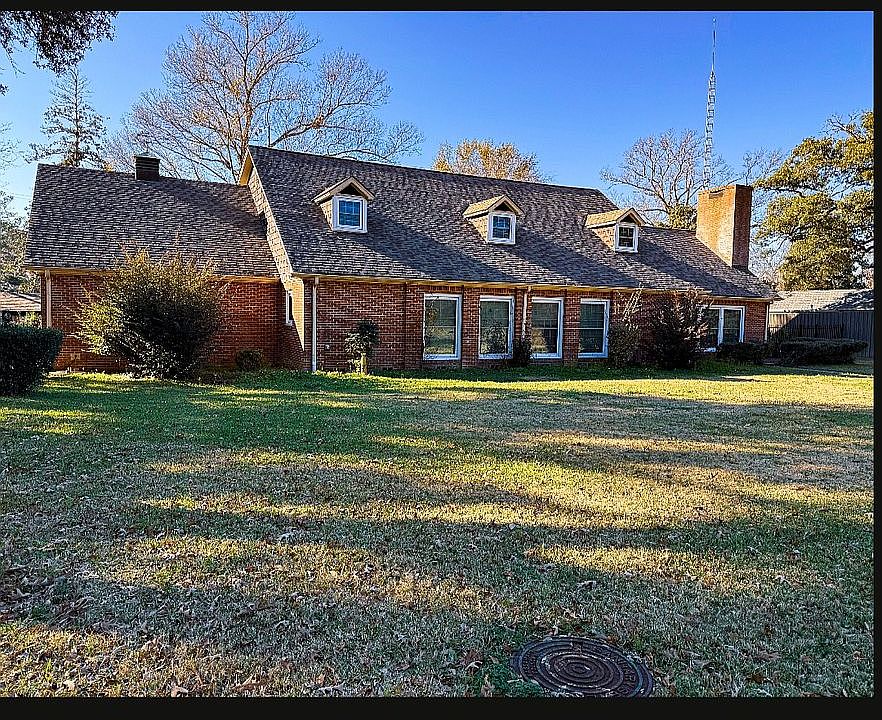 1st image of 6 Brownwood Dr