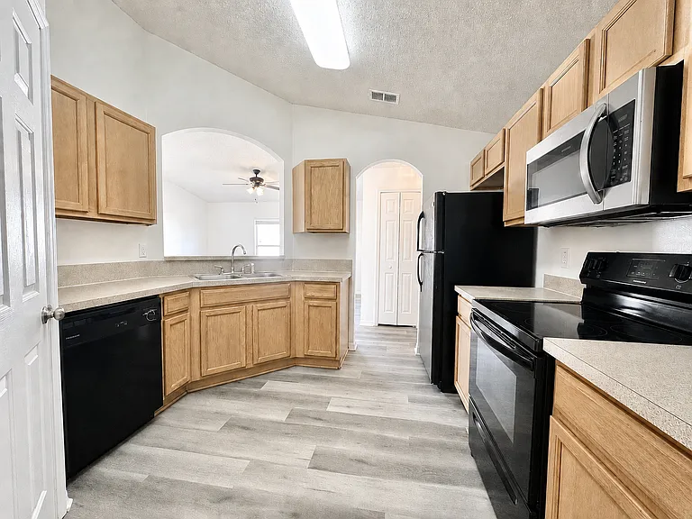 2871 Lockwood Blvd — Photo 8