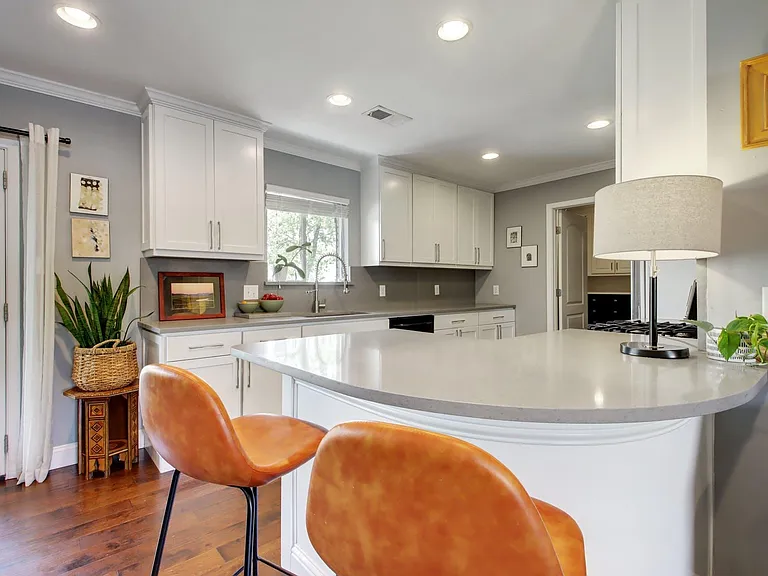 1903 Teakwood Dr — Photo 1