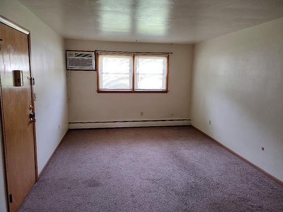 2nd image of 320 E Chestnut St #2