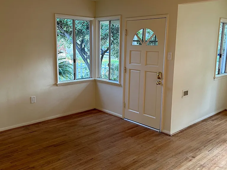 2436 Gramercy Ave #2436 — Photo 10