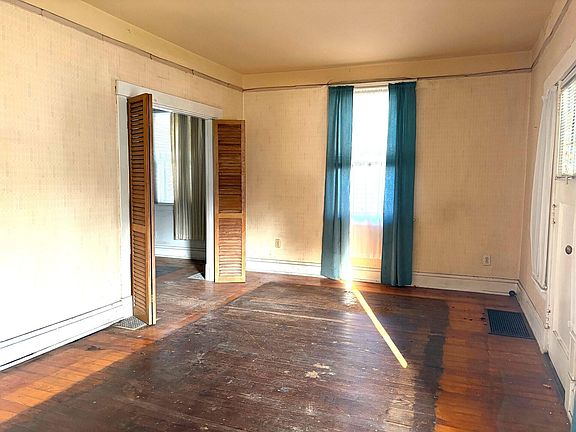 5th image of 314 Deverill St