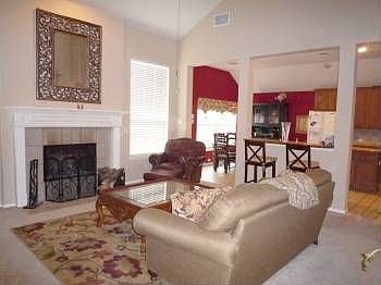 3rd image of 4729 Calder Dr