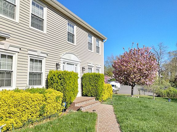 3rd image of 3369 Flint Hill Pl