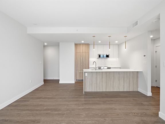 3rd image of 460 Nicola St #1303