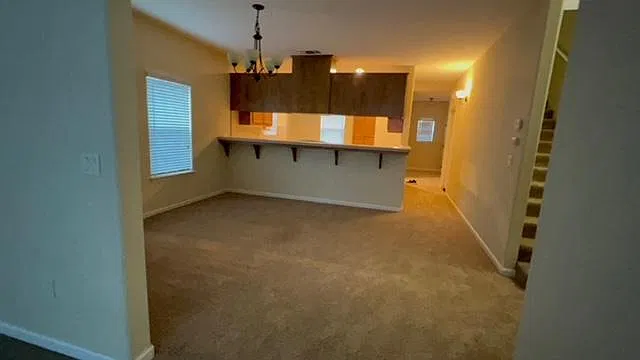 3 bed, 2.5 bath, 2104 sqft, $3,000 — Photo 2