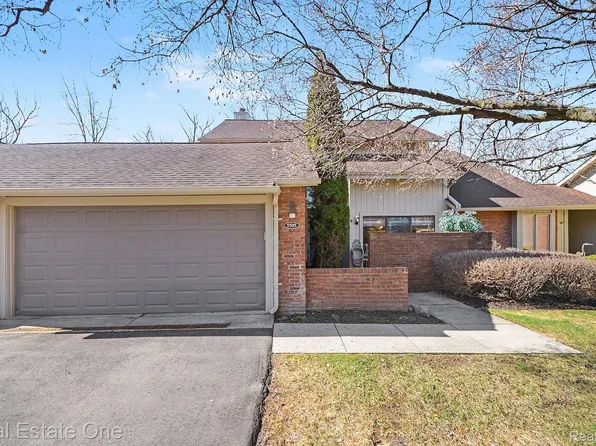 5505 Walnut Cir W, West Bloomfield, MI 48322