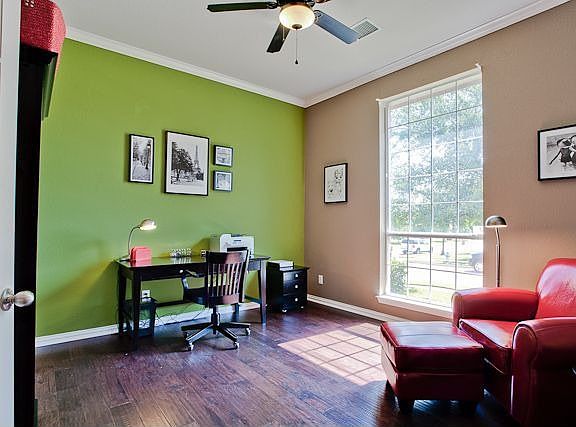 3rd image of 6867 Lee Meadow Dr