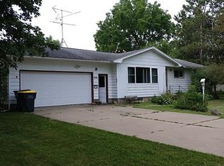 1402 Park View Dr, Tomah, WI 54660