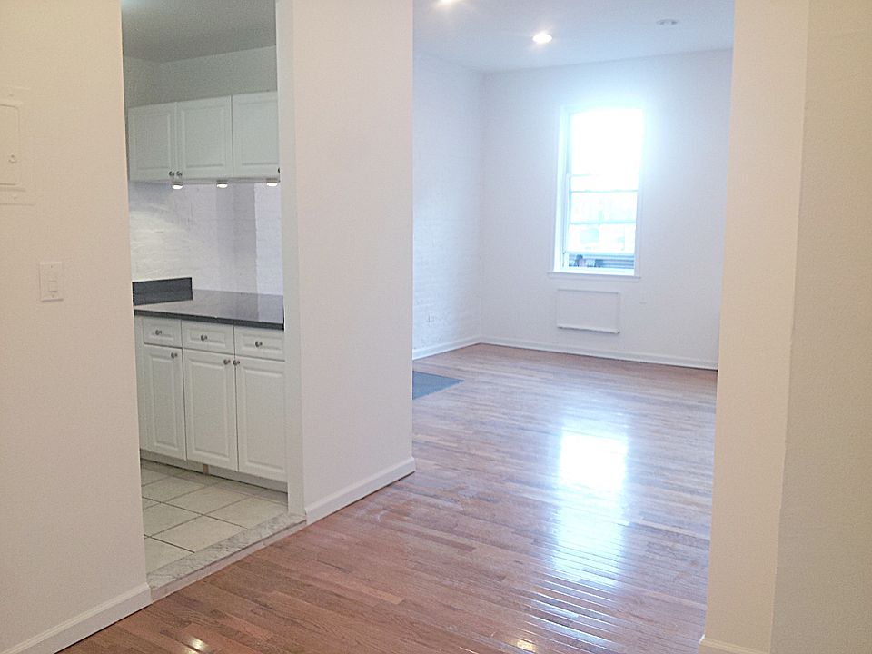 1st image of 103 E 10th St APT 6A