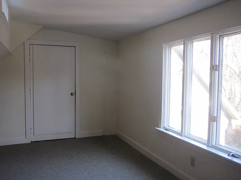 901 Western Ave #3 — Photo 4