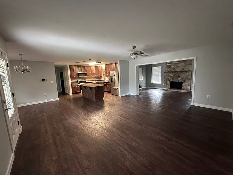 802 SE 8th Ave — Photo 2