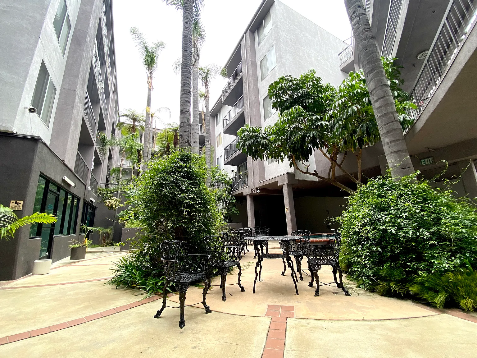 2 bed, $2,375 — Photo 4