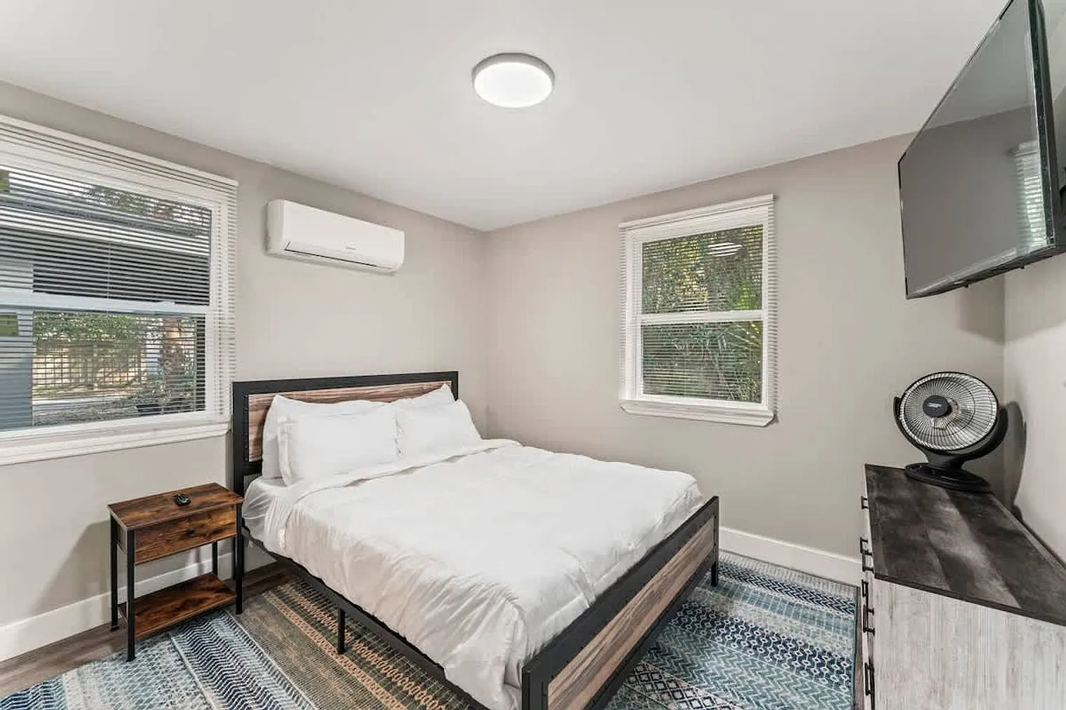 1 bed, 1.0 bath, 398 sqft, $1,799 — Photo 3