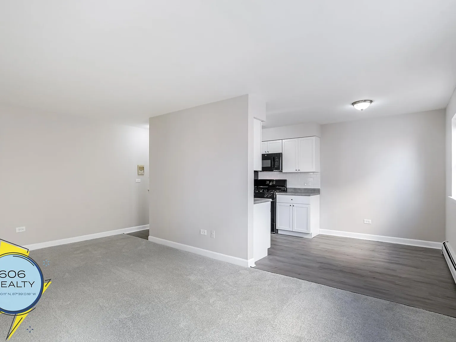 Royal Arms Apartments! Special Offer! — Photo 3