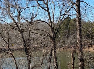 52 Cherokee Rd, Toccoa, GA 30577