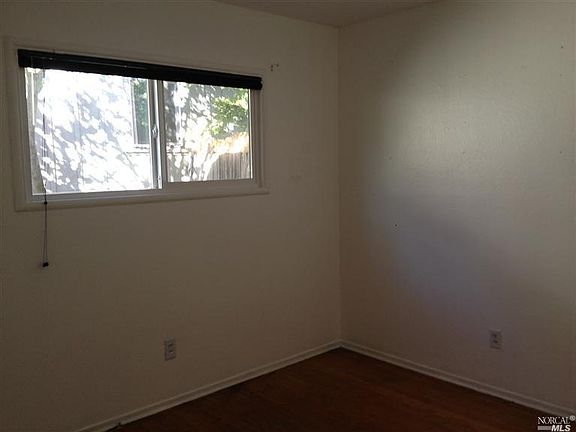 5th image of 2774 Idaho St