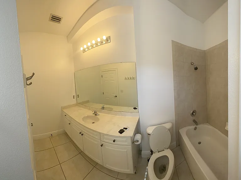 1520 Lake Baldwin Ln #C — Photo 5