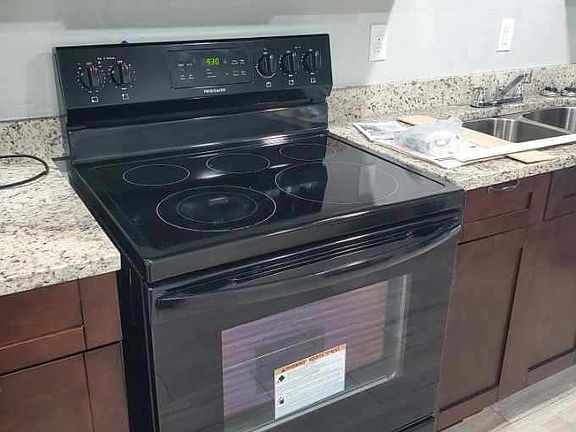 4th image of 209 E Shady Lane St #A