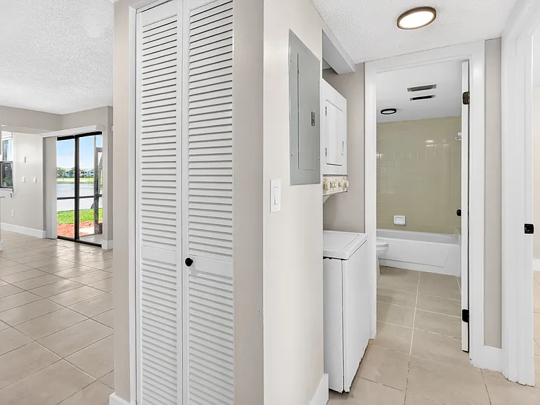 800 Independence Dr #800F — Photo 12