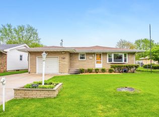 302 Manor St, Pekin, IL 61554