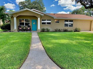 911 Riviera St, Venice, FL 34285